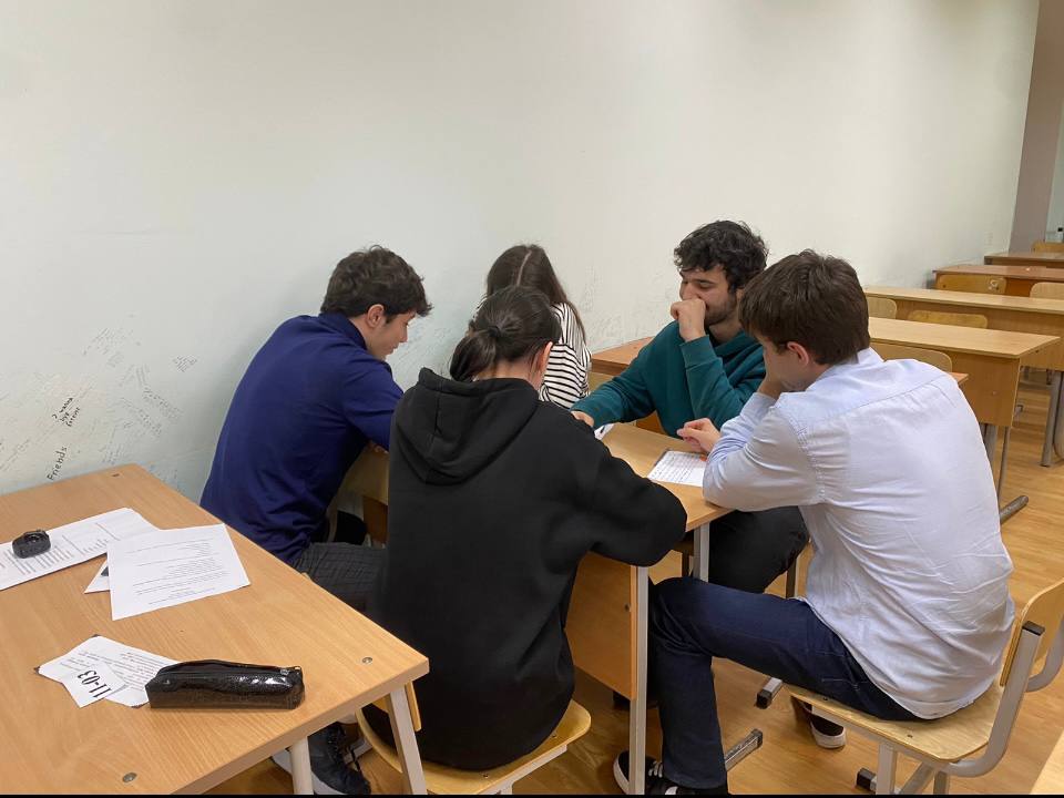 В ДГУ прошел региональный этап ВсОШ по русскому и иностранным языкам