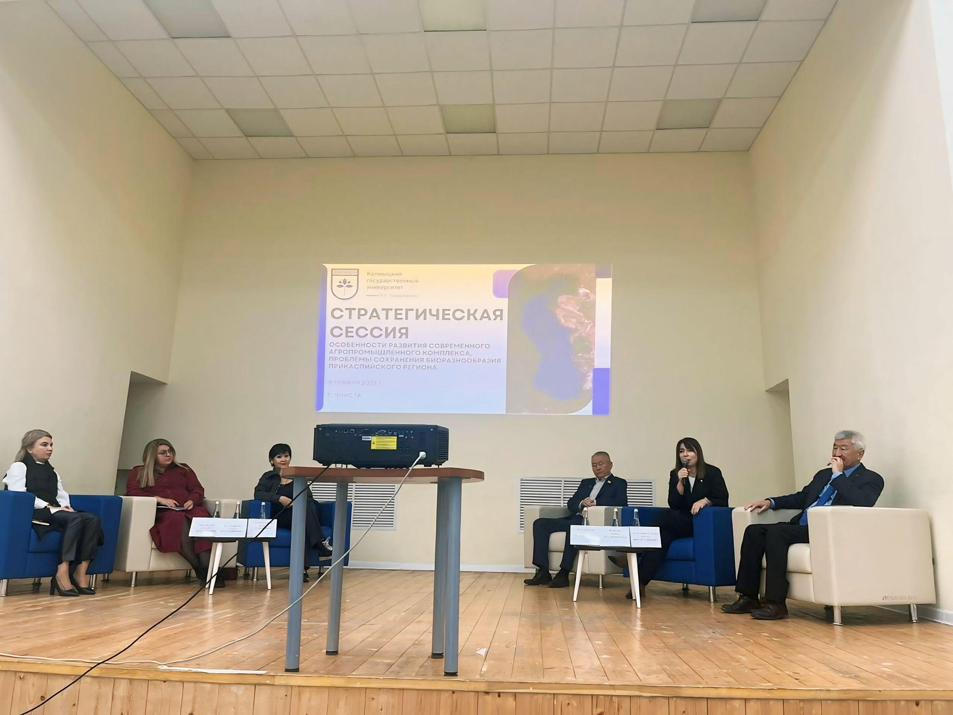 Представители ДГУ приняли участие в торжественных мероприятиях КалмГУ